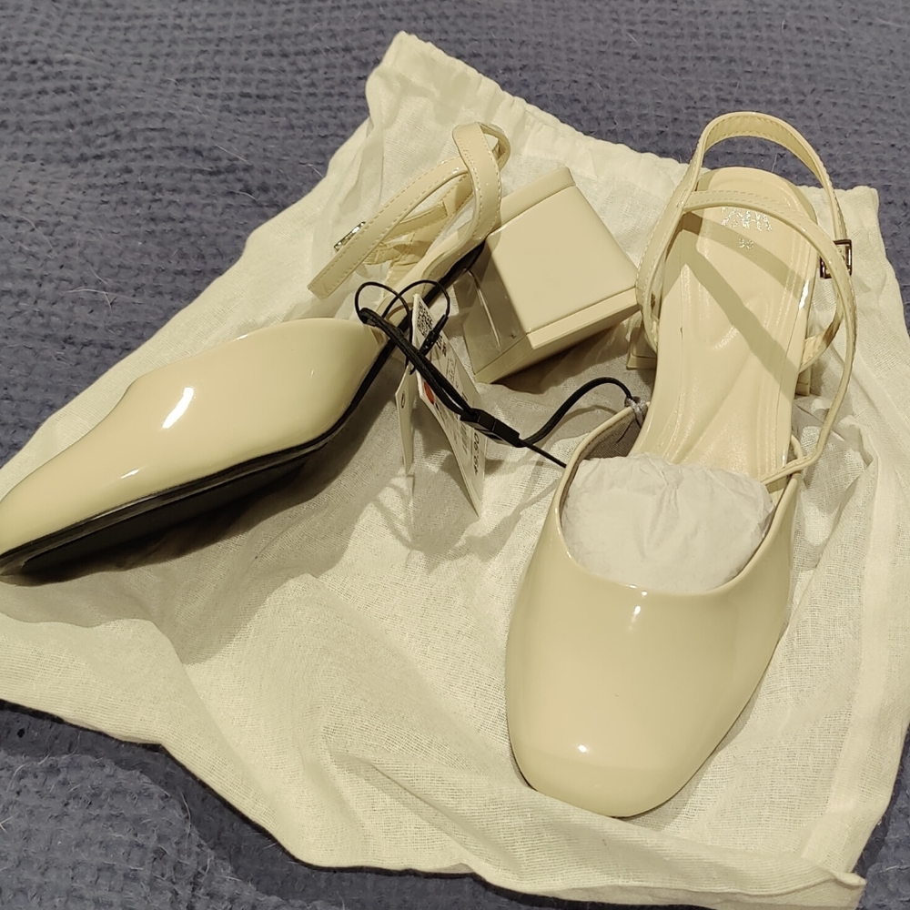 Zara off white block heel with ankle strap